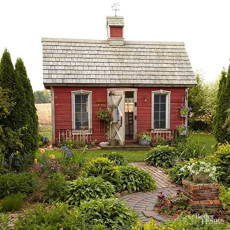 See our favorite garden sheds that are unique and adorable. These garden sheds are perfect for storage, entertaining or as a nice getaway. Get ideas here how you can create and landscape a garden shed in your backyard. Shed Playhouse, Salvaged Windows, Shed Landscaping, Shed Decor, Shed Ideas, Backyard Sheds, Style Cottage, Backyard Shed, Outdoor Sheds