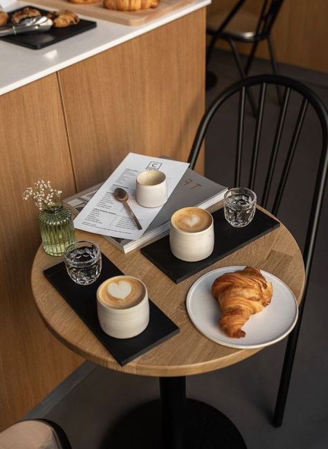 Coffeshop Photo Ideas, Paris Coffee Shop Aesthetic, Mini Coffee Shop Design, Cafe Post Ideas, Coffee Cafe Aesthetic, Croissant And Coffee, Bakery Aesthetic, Coffee Office, Beige Theme