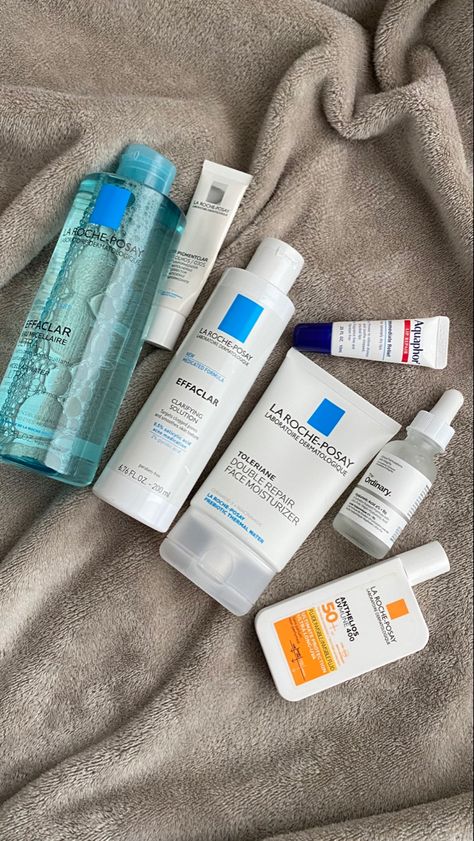 Wardrobe Necessities, Haut Routine, Info Board, Types Of Skin, Basic Skin Care Routine, Skincare Aesthetic, Facial Skin Care Routine, Pretty Skin Care, Roche Posay