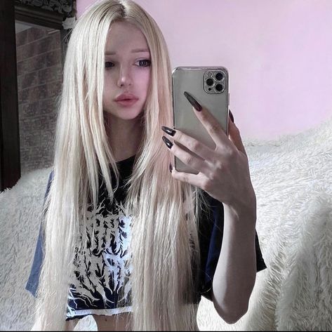 Albino Girl, Fairy Make-up, Blonde Goth, White Blonde Hair, Ice Blonde, White Blonde, Platinum Blonde Hair, Long Blonde, Long Blonde Hair