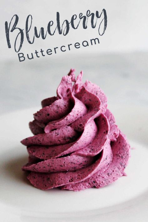 Blueberry Icing Recipe, Cookies And Cream Buttercream Frosting, Flavored Buttercream Recipes, Blueberry Frosting Buttercream, Berry Buttercream, Blueberry Buttercream Frosting, Blueberry Whipped Cream Frosting, Blueberry Cupcake Recipes, Chocolate Blueberry Cake