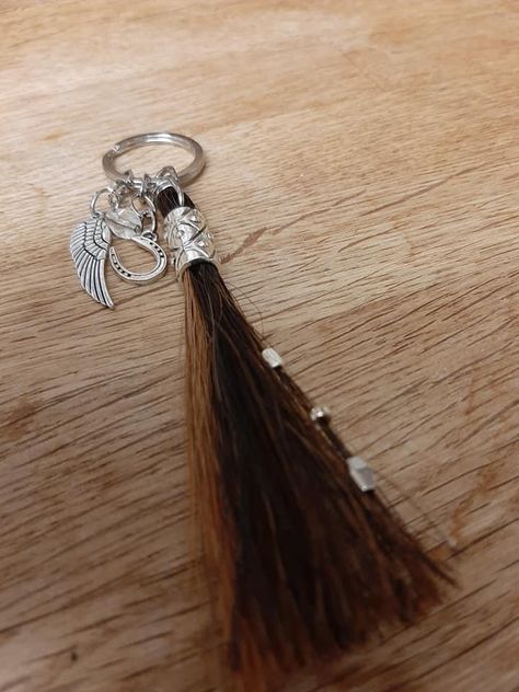 Horse Hair Keepsakes Diy, How To Make Horse Hair Tassels, Horse Bridle Charms Diy, Horse Keepsake, Hair Tassels, Leather Keychain With Horse Hair, Horse Hair Tassels, Series Ideas, Horse Hair Jewelry