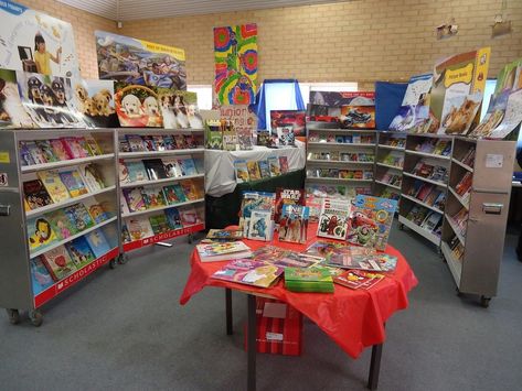 And finally, whenever it was Scholastic Book Fair day at school: 23 Simple Little Things That Used To Bring Millennials So Much Happiness Scholastic Book Fair, Old Commercials, Childhood Memories 2000, 90s Memories, 2000s Nostalgia, 90s Childhood, Book Fair, Selling Books, Pac Man