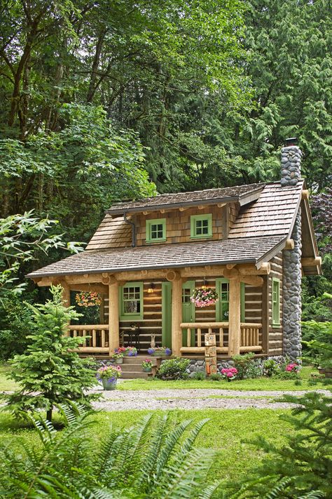 84 Best Tiny Houses 2019 - Small House Pictures & Plans Small Log Cabin Plans, Design Case Mici, Small House Pictures, Design Casa Piccola, Log Cabin Plans, Small Log Cabin, Small Cottages, Best Tiny House, Little Cabin