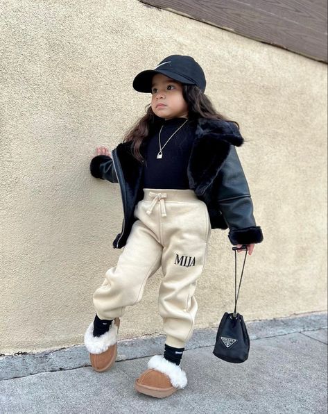 Cute Girls Outfits Kids, Girls Outfit Ideas Kids, Kids Winter Outfits Girl, Winter Kids Outfits, Toddler Girl Outfits Winter, Girls Winter Outfits Kids, Toddler Fashion Girl, Stylish Kids Fashion, Kids Outfits Daughters