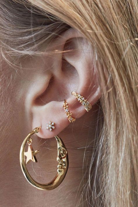 Jewelry Aesthetic, Dope Jewelry, Jewelry Inspo, Dream Jewelry, Gold Hoops, Pretty Jewellery, Ear Jewelry, Diamond Earrings Studs, Piercing Jewelry