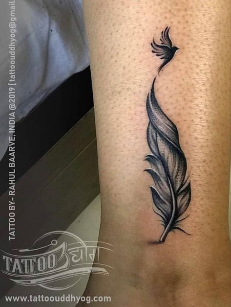 Bird Feather Tattoo, Tattoo Plume, Quill Tattoo, Feather Tattoo Wrist, Small Feather Tattoo, Cover Up Tattoos For Women, Band Tattoo Designs, Feather Tattoo Design, Logo Game