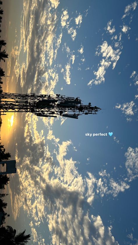 Mrng Snap Ideas, Sky Asthetics Photos, Nature Captions, Creative Snapchats, Nature Photography Quotes, Morning Pic, Sky Pic, Sunset Quotes Instagram, Sky Photography Nature