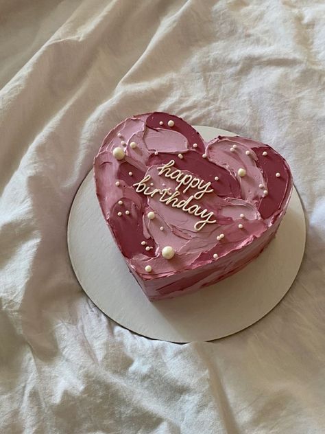 15th Birthday Cake Ideas, Taylor Cake, Birthday Cake Wishes, 14th Birthday Cakes, 15th Birthday Cakes, 17 Birthday Cake, Small Birthday Cakes, Expressions Of Love, Vintage Birthday Cakes