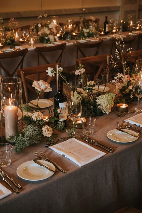 Small Wedding Dinner Decor, Taupe Linen Tablecloth Wedding, Romantic Weddings Theme Elegant Inspiration, Wedding Table With Tablecloth, Wedding Floral Ideas Receptions, Flower Display Wedding Ceremony, Wood Table For Wedding, Cozy Wedding Colors, Floor Wedding Decorations