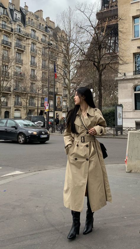 Cozy Rainy Day Outfit, Trench Outfit, Ootd Autumn, Cozy Rainy Day, Rainy Day Outfits, Chica Cool, Trench Coat Outfit, Dark Days, Winter Trench Coat