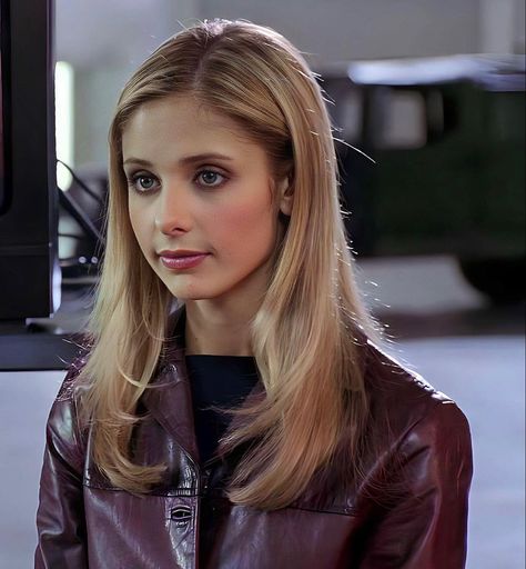 Buffy Icons, Sarah Gellar, Buffy Outfits, Tv Characters Outfits, Sarah Michelle Gellar Buffy, Buffy Style, Michelle Gellar, Under Your Spell, Buffy Summers