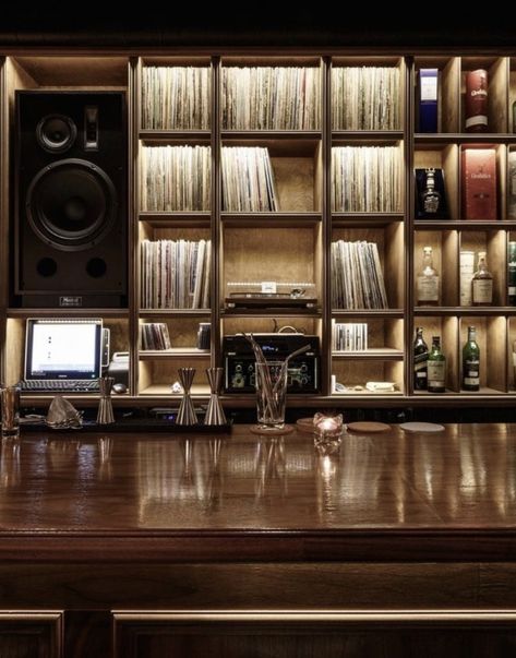 Hifi Bar, Vinyl Bar, Vinyl Record Furniture, Vinyl Cafe, Music Cafe, Music Studio Design, Library Bar, Bar Desk, Home Music Rooms