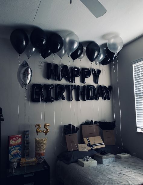 Boyfriend Birthday Surprise, Boyfriends Birthday Ideas, Surprise Birthday Decorations, Birthday Present For Boyfriend, Bday Gifts For Him, Surprise Boyfriend, Diy Anniversary Gift, Birthday Room Decorations, Anniversaire Diy