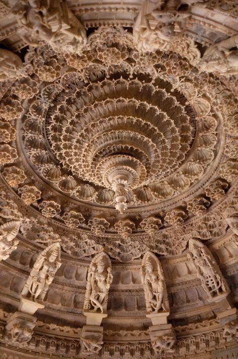 Hindu Architecture, Temple Interior, Vedic Science, Architecture Antique, Mount Abu, Temple India, Indian Temple Architecture, India Architecture, Jammu Kashmir