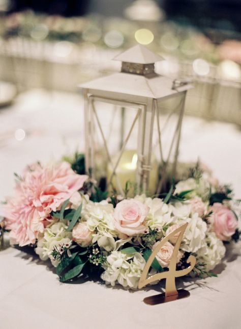 Cheap Wedding Table Centerpieces, Lighthouse Wedding, Wedding Motifs, Lantern Centerpieces, Unique Wedding Flowers, Wedding Floral Centerpieces, Wedding Lanterns, Classic Garden, Flower Centerpieces Wedding