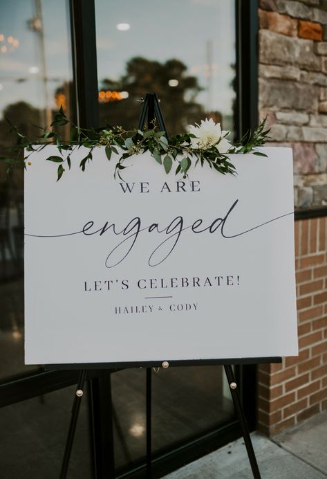 Engagement Party Brunch, Engagement Party Dinner, Small Engagement Party, Garden Engagement Party, Fun Engagement Party, Engagement Party Table, Engagement Dinner Party, Couples Engagement Party, Engagement Party Decorations Diy