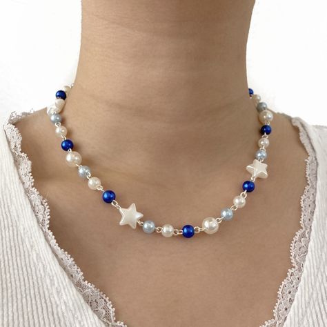 Ivory and Blue Beaded Star Necklace by lostjadejewelry on Etsy Blue Bead Jewelry, Beaded Star Necklace, Star Beaded Necklace, Diy Beaded Necklace Tutorial, Blue Bead Necklace, Blue Necklace Beads, Handmade Necklace Ideas, Pretty Beaded Jewelry, Bracelet Diy Beads