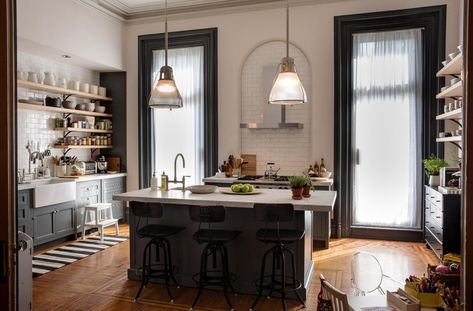 A Kitchen from the Movie, “The Intern” The Intern Movie, Nancy Meyers Movies, The Intern, Nancy Meyers, Vogue Living, Kitchen Photos, Open Kitchen, Dream Decor, Home Fashion