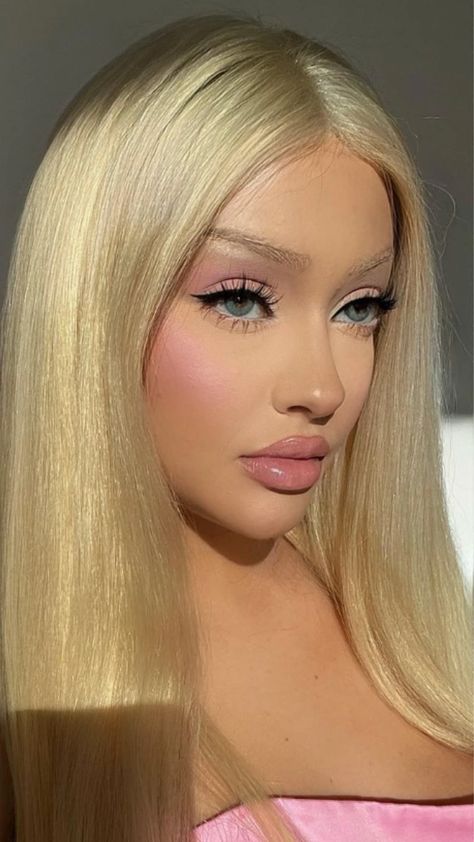 Barbie Makeup, Makeup Ideas, Barbie inspo Makeup Barbie Makeup Ideas, Barbie Makeup Look, Makeup Look Ideas, Doll Face Makeup, Girly Makeup, Princess Makeup, Barbie Makeup, Chique Outfits, Doll Makeup