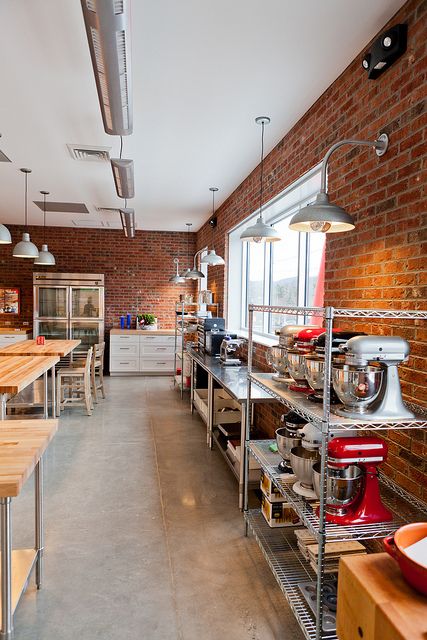 Commercial Teaching Kitchen Design || Dough Market, Asheville NC, Form & Function Architecture Teaching Kitchen, Bar Restaurant Design, Commercial Kitchen Design, Architecture Restaurant, Bakery Interior, Bakery Kitchen, Industrial Kitchen Design, Innovative Kitchen, Kitchen Designs Layout