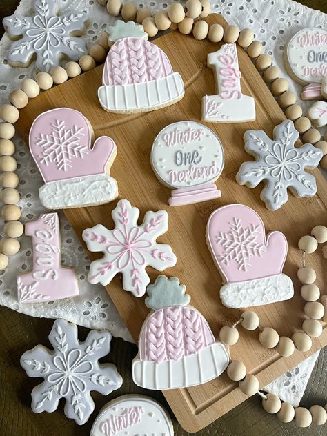 Birthday Decorations Winter, Winter Onederland Treats, Winter Themed Cookies Decorated, Winter Theme First Birthday, Winter Onederland Desserts, Winter Onederland Birthday Party Food, Girl 1st Birthday Party Ideas Winter, Winter Onederland Cupcakes, Snow Much Fun To Be One