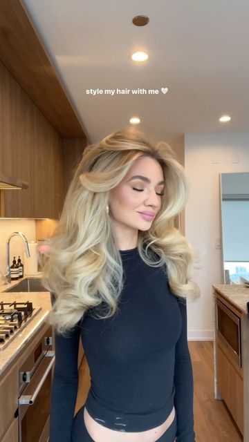 Voluminous Blowout Hair, Blow Dry Blonde Hair, Pretty Blowout Hair, Long Blonde Blowout Hair, Boho Blowdry Long Hair, Thick Bouncy Hair, Blowout Hair Inspo Pics, Prom Blowout Hair, Big Blonde Blowout