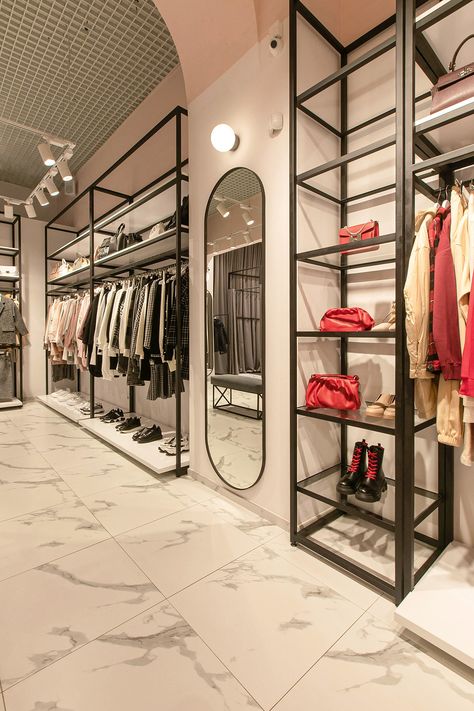 Fashion Shop Interior, Tor Design, Fashion Store Design, Store Shelves Design, A Clothing Store, Retail Store Interior Design, Clothing Store Interior, Clothing Store Design, Retail Interior Design