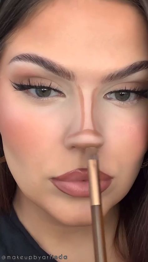 Makeup Looks Nose Contour, Makeup Ideas Nose Contour, Contour Map Makeup, Nose Contour For Long Nose, Contour For Long Nose, Nose Makeup Contour, Makeup Tutorial Nose Contour, Nose Tutorial Makeup, Snatched Nose Contour