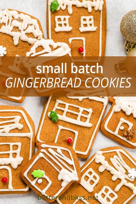 Gingerbread Cookies Small Batch, Small Batch Gingerbread Cookies, Small Batch Gingerbread, Christmas Baking Recipes Easy, Gingerbread Man Cookie Recipe, Small Batch Cookie Recipe, Christmas Baking Easy, Easy Gingerbread Cookies, Small Batch Cookies