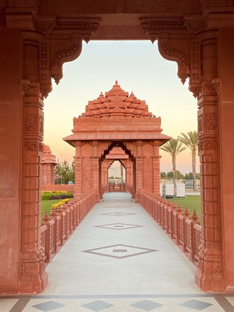 Indian Hindu Temple, Temple Architecture Modern Hindu Temple Design, Hindu Temple Architecture, Temple Background, Hindu Architecture, Garden Temple, Assignment Work, Water Temple, Indian Temple Architecture, Campus Design