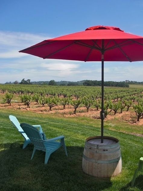 Outdoor Umbrella Table, Garden Hardscape, Wine Garden, Best Patio Umbrella, Barrel Ideas, Outdoor Umbrella Stand, Backyard Canopy, Patio Umbrella Stand, Garden Canopy