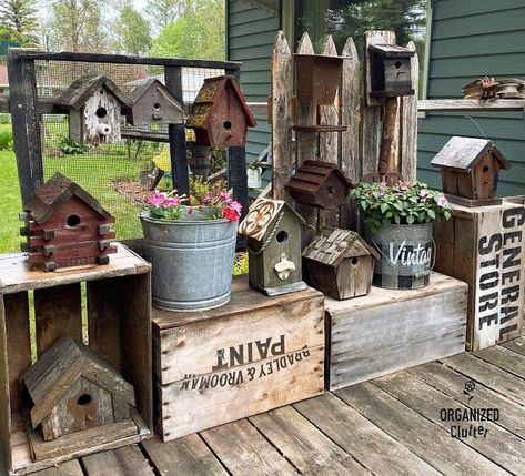 The HC Companies ECP06000G181028LRDGI planters, 6", Black Displaying Bird Houses, Birdhouses Rustic Shabby Chic, Farmhouse Birdhouse, Farmhouse Birdhouses, Birdhouse Decor, Primitive Garden Decor, Rustic Birdhouses, Birdhouse Projects, Organized Clutter