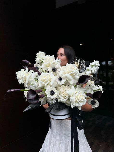 Buy Belle Chance - white hydrangea, calla lilies, anemones, white roses, stock flowers for only $266.24 at Maison la Fleur! Extravagant Bridal Bouquet, White Anemone Wedding Centerpiece, Classy Moody Wedding, Unusual Wedding Bouquets Creative Unique, Modern Bouquet Wedding, Black Floral Arrangements, White Flowers Birthday, Anemone Centerpiece, White Calla Lily Bouquet