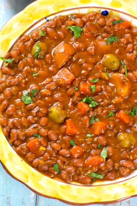 Habichuelas Guisadas (Puerto Rican Stewed Beans) - GypsyPlate Puerto Rican Habichuelas, Puerto Rican Vegetable Recipes, Puerto Rican Beans Recipe, Habichuelas Guisadas Puerto Rico, Puerto Rican Beans, Stewed Beans, Beans Stew, Habichuelas Guisadas, Tomato Sauce Chicken