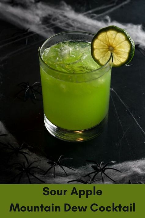 sour apple mountain dew cocktail recipe Apple Drinks Alcohol, Apple Pucker Drinks, Green Apple Cocktails, Apple Cocktail Recipes, Green Apple Vodka, Sour Apple Pucker, Green Cocktails, Vodka Sour, Apple Schnapps