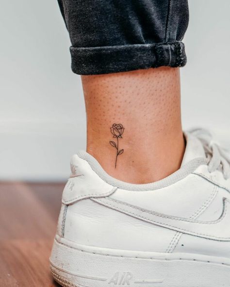 10 Best Minimalist Flower Tattoo Ideas You Have To See To Believe! | Outsons | Men's Fashion Tips And Style Guides Minimalist Flower Tattoo, Rose Tattoo On Ankle, Cute Ankle Tattoos, Flower Tattoo Ideas, Rose Tattoos For Women, Ankle Tattoos For Women, Small Rose Tattoo, Minimalist Flower, Petite Tattoos