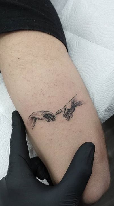 Small Tattoos For Boys, Small Tattoo Arm, Meaningful Tattoos For Men, Tattoos Masculinas, Rib Tattoos For Guys, Small Tattoos For Men, Unique Tattoos For Men, Tatuagem Masculina Pequena, Tato Minimal