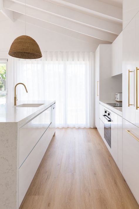 My Kitchen + dining reno — Adore Home Magazine White In White Kitchen, Designer Ikea Kitchen, Kitchen Inspo Minimalist, Scandi White Kitchen, White Kitchen No Handles, Sleek White Kitchen, Modern Bright Interior Design, Minimalist Kitchen Design Modern, White Kitchen White Walls