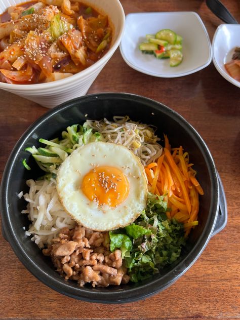 #koreanfood #bibimbap #aesthetic Lunch Korean Food, Korean Food Aesthetics, South Korea Seoul Aesthetic Food, Korean Food Aesthics, Korean Lunch Food, Korean Cuisine Aesthetic, Korea Lunch Food, South Korea Foods, Bimbimbop Recipe