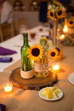 Fall Sunflower Weddings, Sunflower Wedding Centerpieces, Sunflower Ideas, Sunflower Wedding Decorations, Rustic Sunflower Wedding, Sunflower Centerpieces, Sunflower Party, Sunflower Themed Wedding, Deco Nature