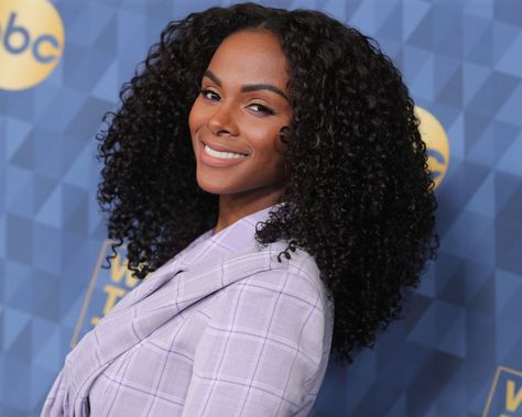 Tika Sumpter, Woman Weaving, Beautiful Curves, Girls Rock, Big Hair, Beautiful Makeup, Protective Styles, Beautiful Skin, Coils