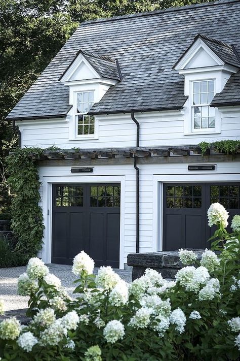 Learn about the cost breakdown of constructing a Detached Garage, with prices varying based on size, materials, and design. Black Garage Door, Black Garage Doors, Black Garage, White Modern Farmhouse, Farmhouse Garage, Garage Door Types, Apartment Exterior, Garage Loft, Garage Exterior