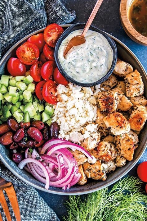 Low Carb Greek Chicken, Greek Chicken Recipe, Greek Chicken Bowls, Chicken Salad Bowls, Salat Bowl, Greek Chicken Salad, Chicken Bowls, Easy Mediterranean Diet Recipes, Greek Seasoning