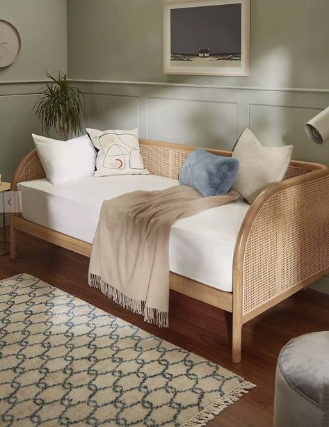 10 Beautiful Ways to Style a Daybed - Bark and Chase Rattan Bedroom Decor, Day Bed Styling, Day Bed Guest Room, Day Bed Office Combo, Bedroom With Furniture, Guest Bedroom Office Ideas, Rattan Bedroom Furniture, Rattan Bedroom, Guest Bedroom Home Office