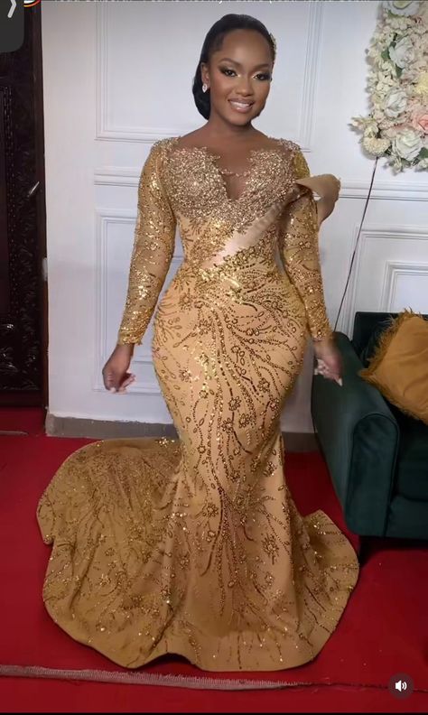 Gold Gowns Elegant Classy Wedding, Gold Lace Dresses Nigerian African Style, Gold Lace Styles, Reception Gown For Bride In Nigeria, Champagne Gold Lace Asoebi Styles, Changing Dresses For Brides, Gold Lace Asoebi Styles, Gold Gowns Elegant Classy, Gold Asoebi