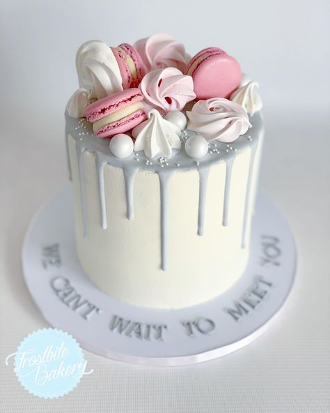 Pink And Grey Cake, Baby Shower Drip Cake, Grey Cake, Pink Baby Shower Cake, 2 Layer Cakes, Sweet 16 Birthday Cake, Grey Baby Shower, Cake Decorating With Fondant, Silver Cake