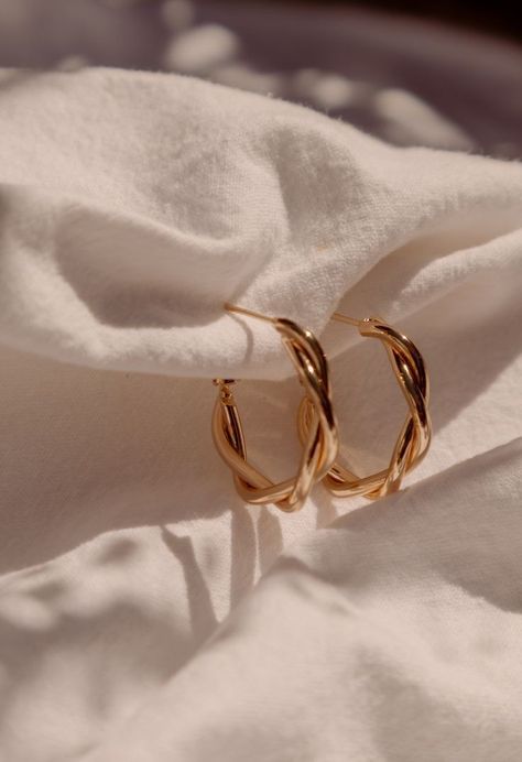 Gold Hoops Aesthetic, Gold Hoop Earrings Aesthetic, Gold Earrings Aesthetic, Gold Jewlry, Hoops Aesthetic, Small Gold Earrings, Tiny Gold Hoop Earrings, Hoop Earrings Aesthetic, Tainted Love