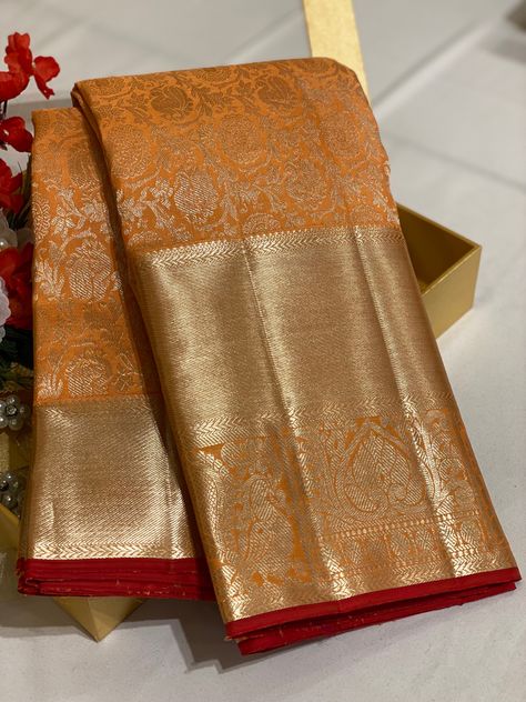 Kanchi Saree, Kanjeevaram Silk Saree, Rust Colour, Concrete Stairs, Kia Motors, Wedding Sarees, 18k Gold Jewelry, Rust Color, Saree Wedding