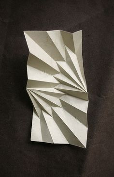 Andrea Russo. Folded Paper Sculpture, Folding Paper Techniques, Paper Folds Design, Paper Folding Sculpture, Paper Engineering Techniques, Geometric Paper Folding, Geometric Paper Sculpture, Folding Techniques Paper, Folding Paper Art